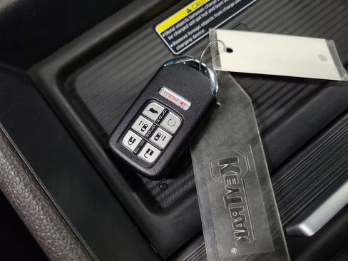 Used 2023 Honda Odyssey Elite image 15