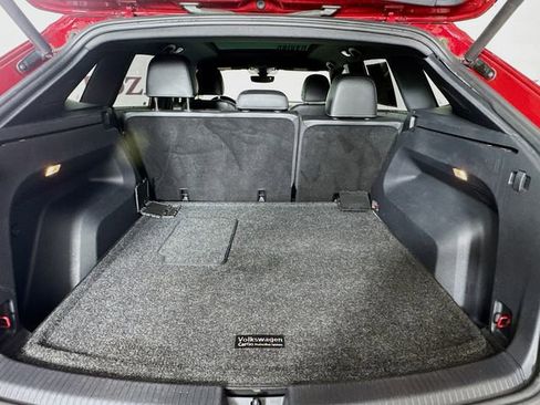 Used 2020 Volkswagen Atlas Cross Sport SEL Premium image 31