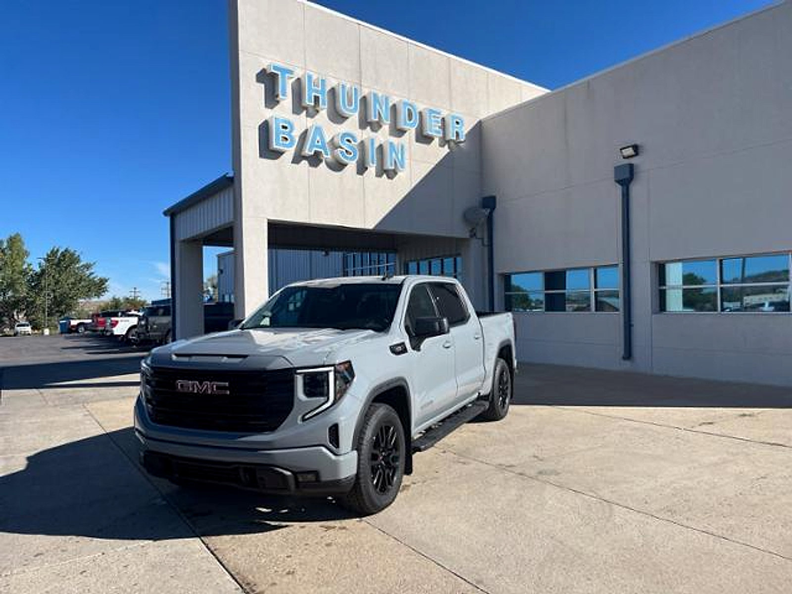 Used 2024 GMC Sierra 1500 Elevation AWD/4WD image 1