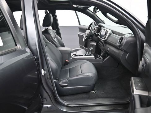 Used 2022 Toyota Tacoma Limited w/ Nightshade Package image 34