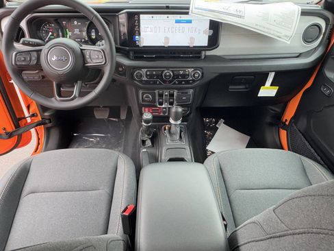 New 2025 Jeep Wrangler Willys AWD/4WD image 29