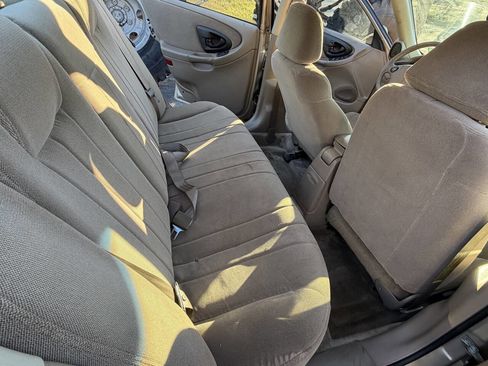 Used 2001 Chevrolet Malibu V6 w/ Preferred Equipment Group 1 image 10