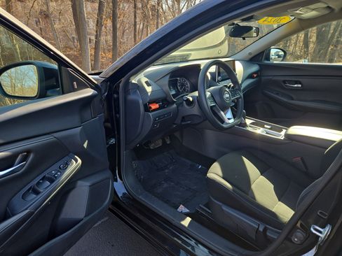 Used 2024 Nissan Sentra SV image 11