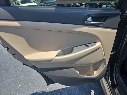 Used 2016 Hyundai Tucson Limited w/ Option Group 03 FWD image 13
