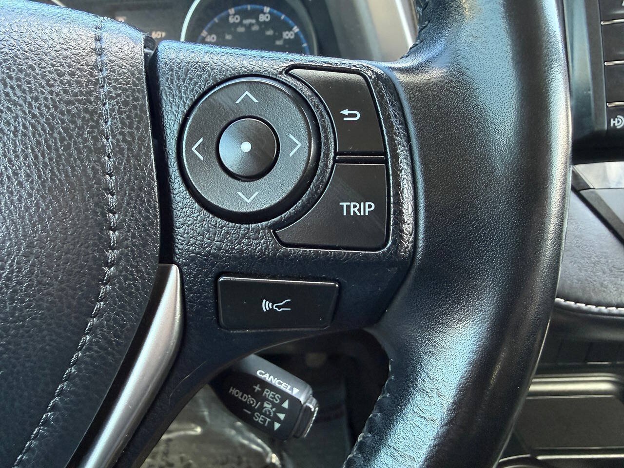 Used 2018 Toyota RAV4 XLE w/ Plus Extra Value Package AWD/4WD image 33