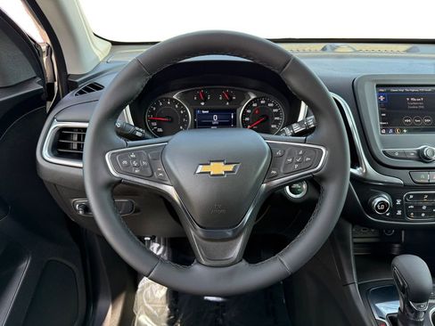 Used 2024 Chevrolet Equinox LT FWD image 12
