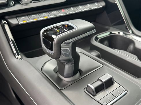 Used 2025 GMC Sierra 1500 AT4X image 32