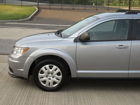 Used 2018 Dodge Journey SE FWD image 7