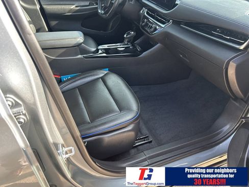 Used 2025 Buick Envista Sport Touring image 8