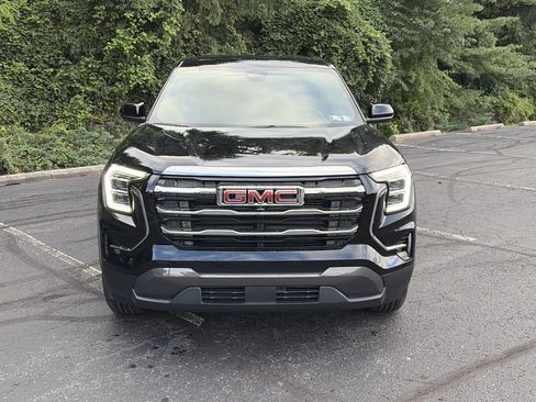 Used 2026 GMC Terrain Elevation w/ Technology Package II FWD image 2