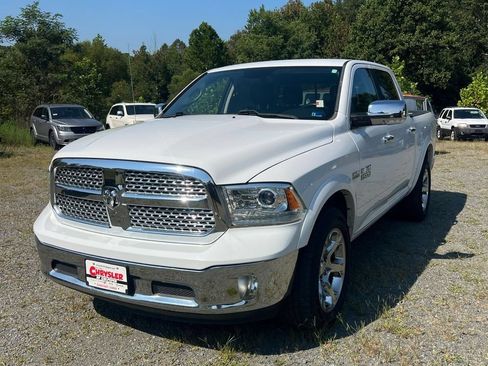 Used 2017 RAM 1500 Laramie AWD/4WD image 2