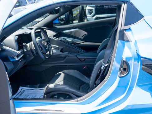Used 2022 Chevrolet Corvette Stingray Preferred Conv w/ Z51 Performance Package RWD image 38