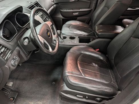 Used 2011 Chevrolet Traverse LT w/ Personal Connectivity Package image 6