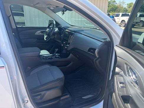 Used 2018 Chevrolet Traverse LT w/ LPO, Floor Liner Package AWD/4WD image 15
