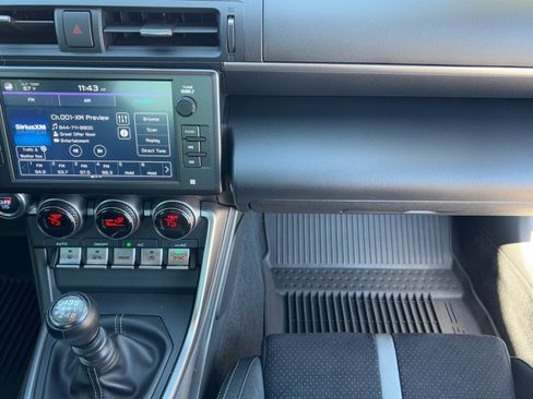 Used 2025 Toyota GR86 Premium w/ Performance Package image 15