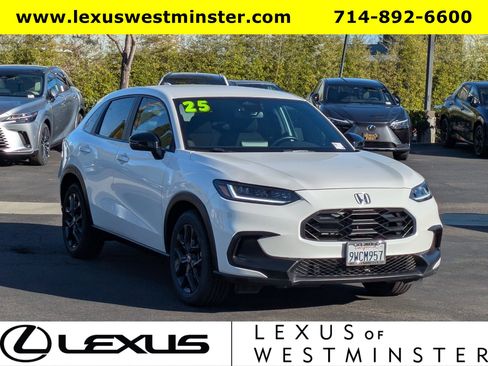 Used 2025 Honda HR-V Sport image 3