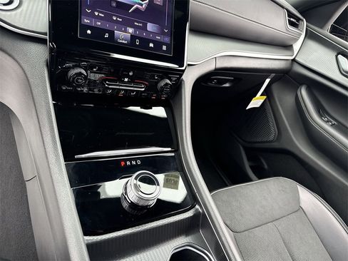 New 2025 Jeep Grand Cherokee L Altitude image 20