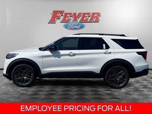 New 2026 Ford Explorer ST-Line w/ ST-Line Street Pack AWD/4WD image 2