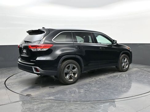 Used 2018 Toyota Highlander Limited Platinum image 7