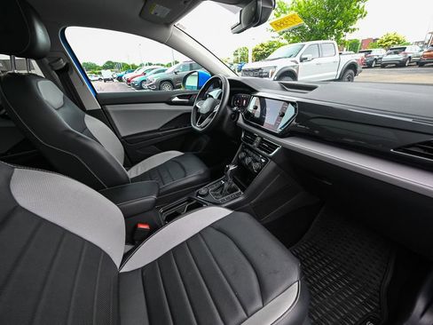 Used 2022 Volkswagen Taos SEL AWD/4WD image 23