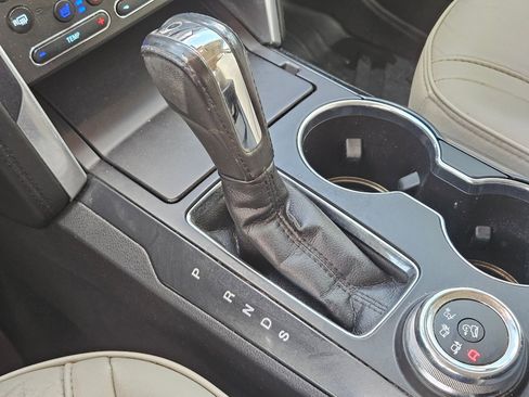 Used 2019 Ford Explorer Platinum AWD/4WD image 25