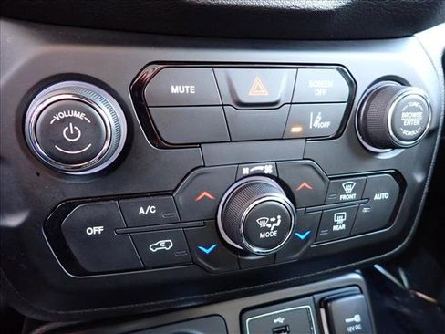 Used 2022 Jeep Renegade Altitude w/ Convenience Group image 20