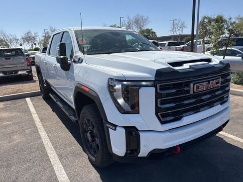 Used 2025 GMC Sierra 2500 AT4 AWD/4WD image 1