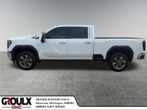 Used 2025 GMC Sierra 2500 SLT w/ SLT Premium Package AWD/4WD image 3