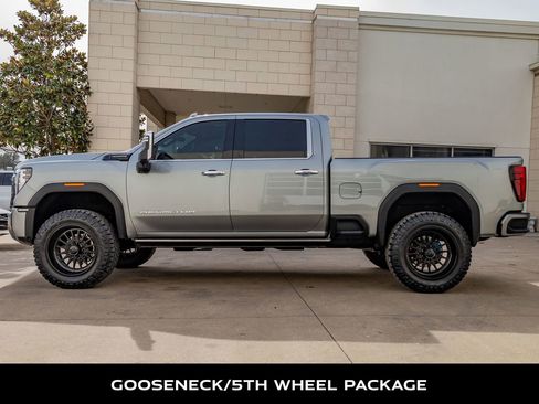 Used 2024 GMC Sierra 2500 Denali Ultimate image 6
