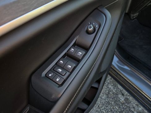 New 2025 Jeep Grand Cherokee Limited image 12