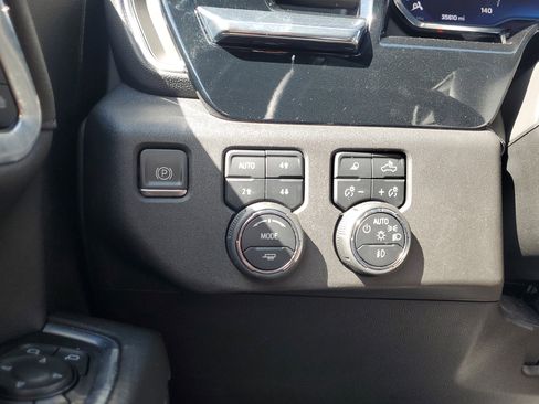 Used 2024 Chevrolet Silverado 2500 High Country image 30