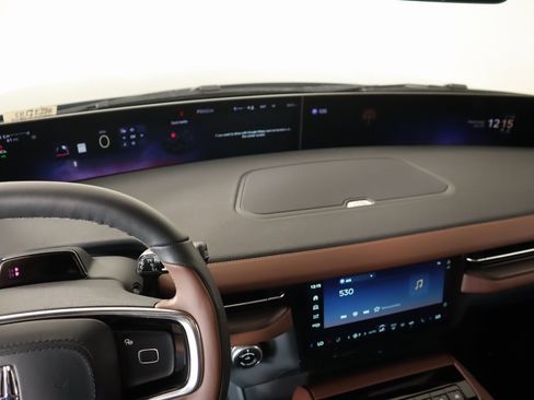 New 2025 Lincoln Navigator Reserve image 5