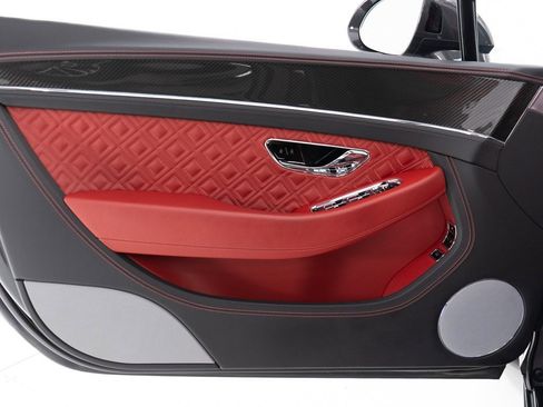 Used 2023 Bentley Continental GT Azure image 19