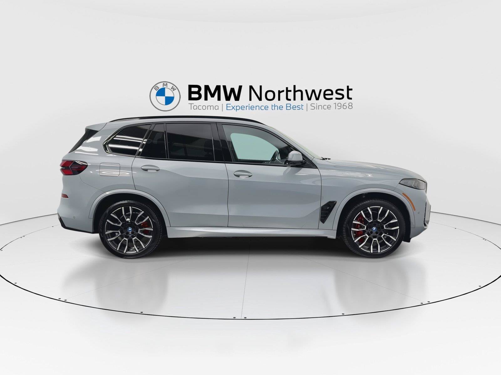 Used 2024 BMW X5 xDrive50e w/ M Sport Package AWD/4WD image 5