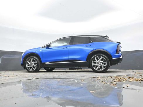 New 2026 Cadillac Optiq Luxury 1 image 38