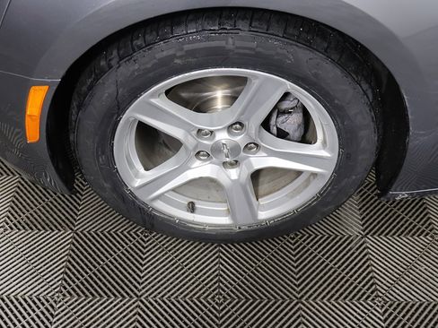 Used 2020 Chevrolet Camaro LT image 21