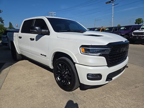 Used 2025 RAM 1500 Limited AWD/4WD image 15