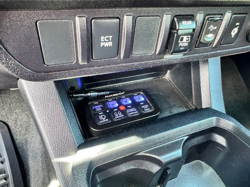 Used 2018 Toyota Tacoma TRD Sport RWD image 10