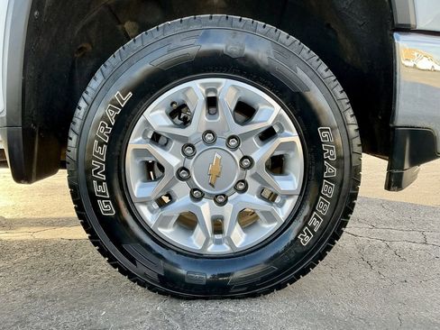 Used 2021 Chevrolet Silverado 2500 LT w/ Z71 Off-Road Package image 20