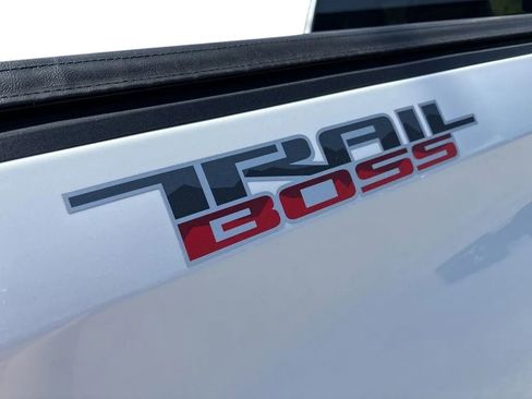 Used 2022 Chevrolet Silverado 1500 Custom Trail Boss w/ Safety Confidence Package AWD/4WD image 10