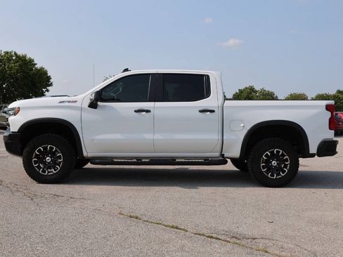 Used 2025 Chevrolet Silverado 1500 ZR2 w/ Technology Package AWD/4WD image 8