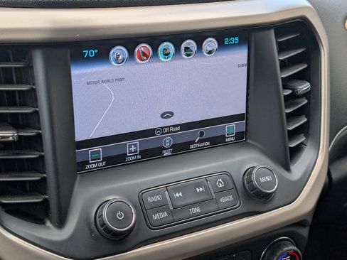Used 2017 GMC Acadia Denali w/ Technology Package FWD image 16