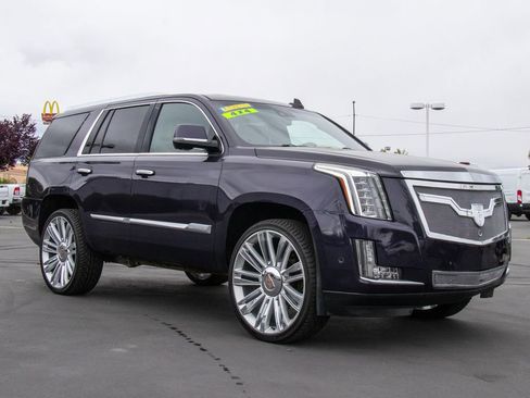 Used 2018 Cadillac Escalade Platinum AWD/4WD image 1