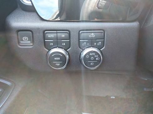 Used 2024 GMC Sierra 1500 Elevation w/ LPO, Elevation Black Package AWD/4WD image 19