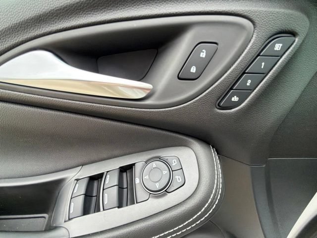 New 2026 Buick Encore GX Avenir w/ Avenir Technology Package AWD/4WD image 13