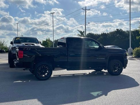 Used 2018 Chevrolet Silverado 1500 LT w/ All Star Edition AWD/4WD image 8