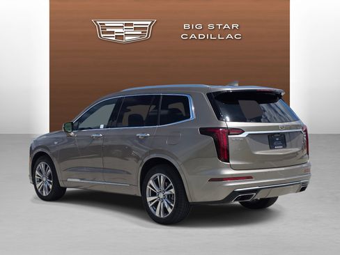 Certified 2023 Cadillac XT6 Premium Luxury FWD image 3