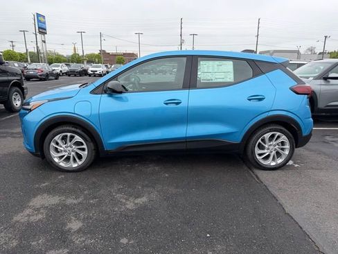New 2027 Chevrolet Bolt LT w/ Comfort Package FWD image 4