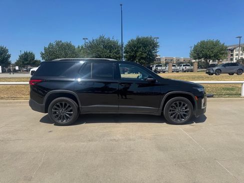 Used 2023 Chevrolet Traverse RS FWD image 3