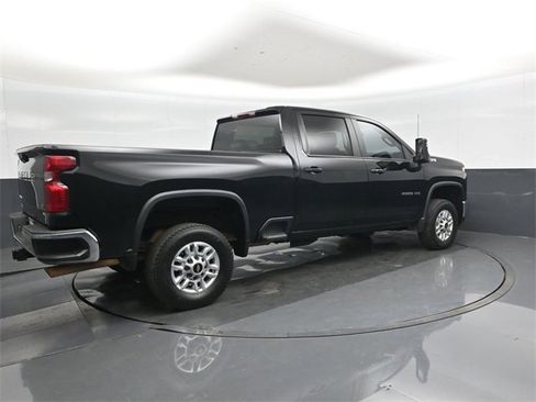 Used 2024 Chevrolet Silverado 2500 LT w/ Z71 Off-Road Package image 4